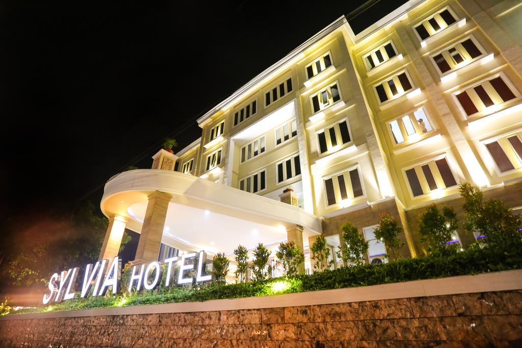 Sylvia Hotel Premier Kupang Kupang  Ngoại thất bức ảnh